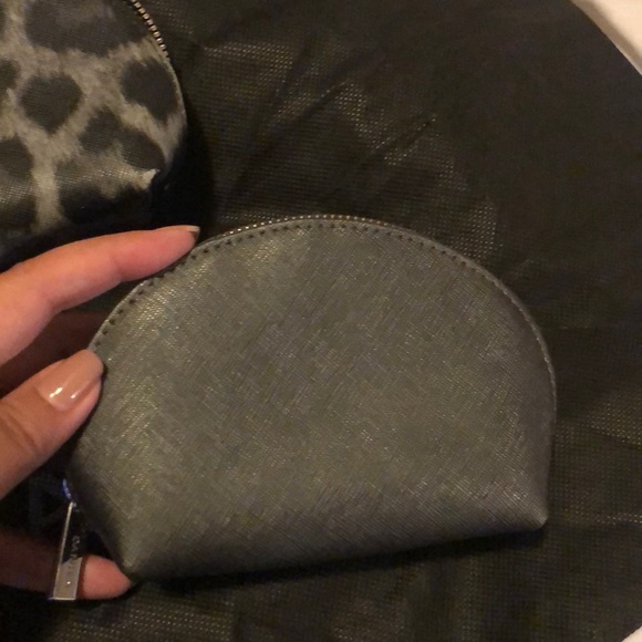 Gently used authentic Danier cosmetic bags set - Picture 4 of 4